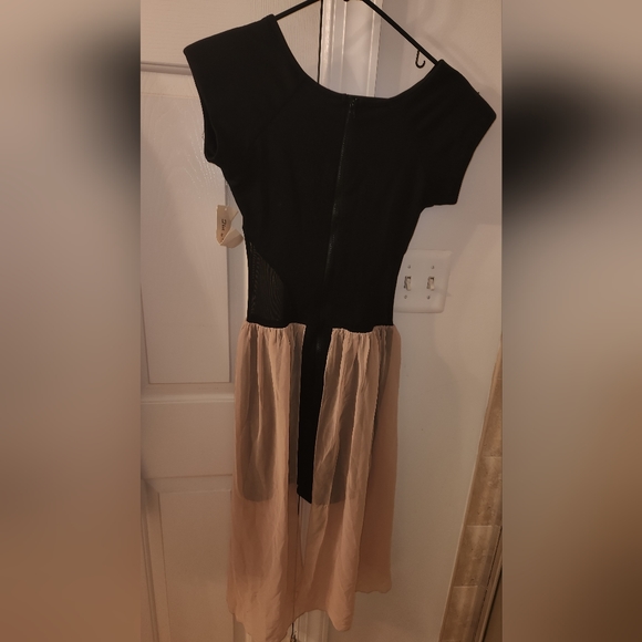 NWT! DRESS - Picture 3 of 3